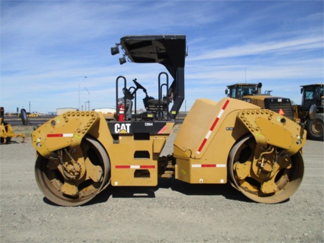 Compactadora Vibratoria Caterpillar CB64 en buenas condiciones Ref.: 1490289860398405 No. 2