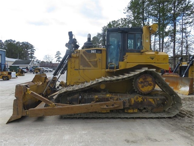 Dozers/tracks Caterpillar D6T