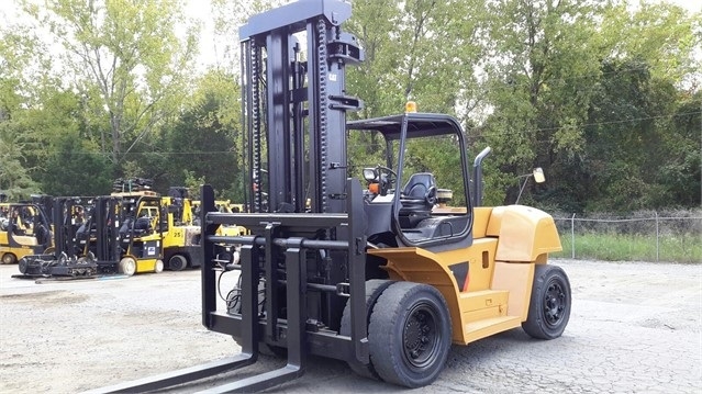 Montacargas Caterpillar P33000 seminueva en venta Ref.: 1492705727094361 No. 2