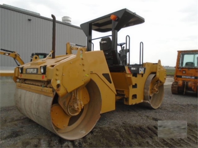 Compactadora Vibratoria Caterpillar CB-534D de medio uso en venta Ref.: 1495473474287376 No. 4