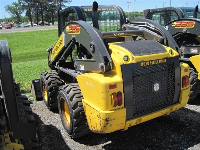 Minicargadores New Holland L225 usada Ref.: 1495569351312530 No. 4