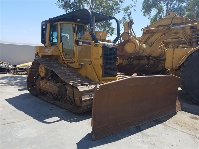 Dozers/tracks Caterpillar D6N