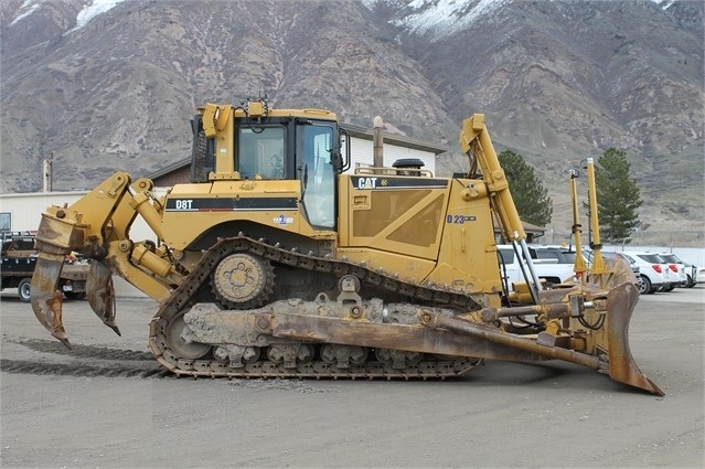 Dozers/tracks Caterpillar D8T