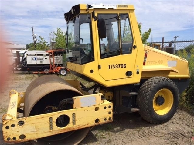 Compactadora Vibratoria Bomag BW177D