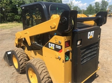 Minicargadores Caterpillar 232 de segunda mano en venta Ref.: 1500311429170320 No. 4