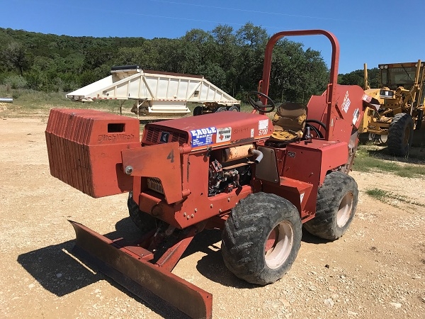 Zanjadora Ditch Witch 5700