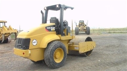 Compactadora Vibratoria Caterpillar CS-433E de segunda mano Ref.: 1501875979031216 No. 4