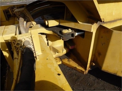 Compactadora Vibratoria Caterpillar CS-433E de segunda mano Ref.: 1501878454470780 No. 4