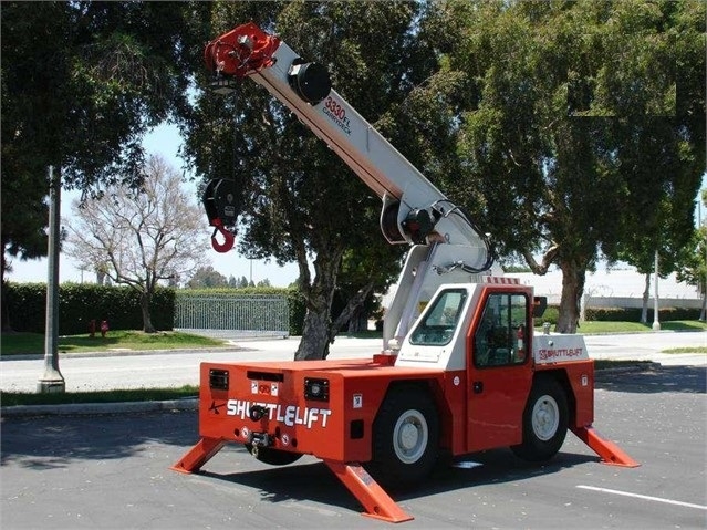 Cranes Shuttlelift 3330FL