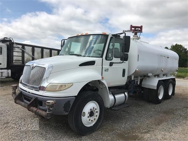 Camion Con Pipa International 4400