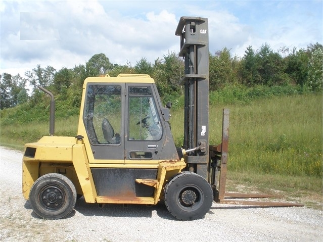 Montacargas Caterpillar DP70