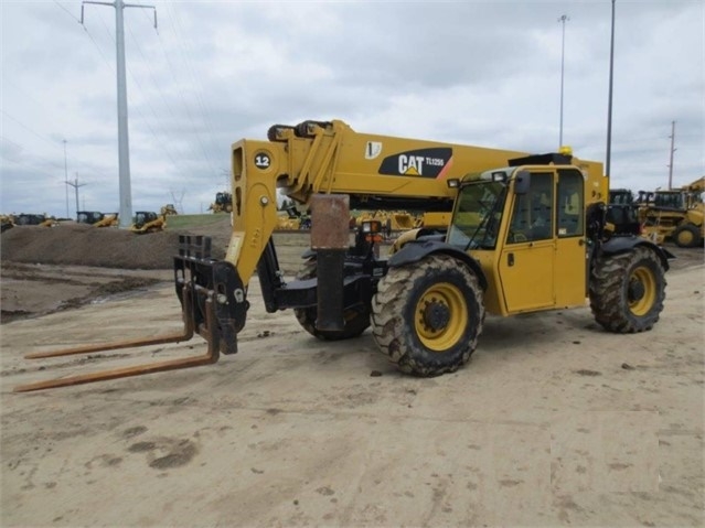 Freightelevator Caterpillar TL1255