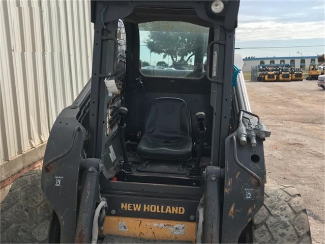 Minicargadores New Holland L230 de segunda mano a la venta Ref.: 1507160188777436 No. 4