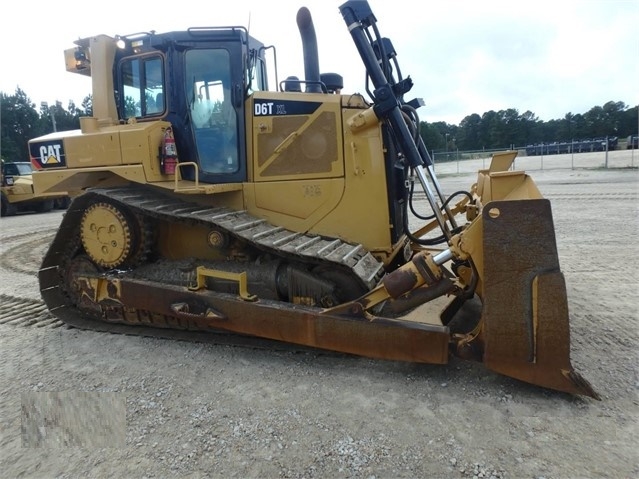 Dozers/tracks Caterpillar D6T