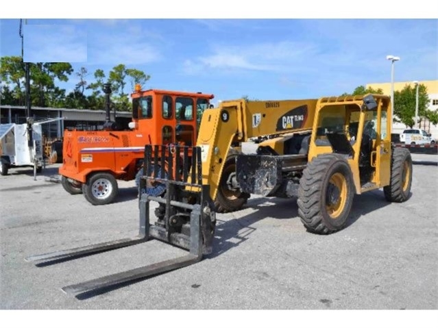 Telehandler Caterpillar TL943