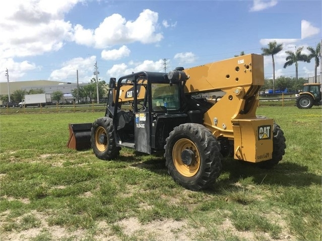 Manipulador Telescopico Caterpillar TL943 usada en buen estado Ref.: 1509399284937121 No. 3