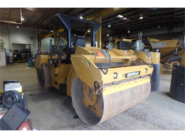 Compactadora Vibratoria Caterpillar CB64 importada  Ref.: 1509578708739042 No. 4