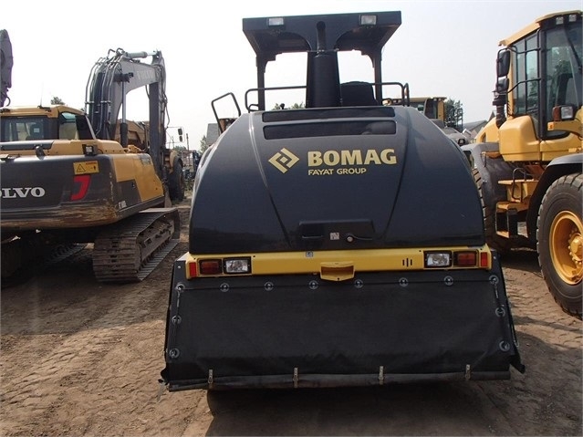 Compactadora Con Llantas Bomag BW24RH en buenas condiciones Ref.: 1509641040122193 No. 4