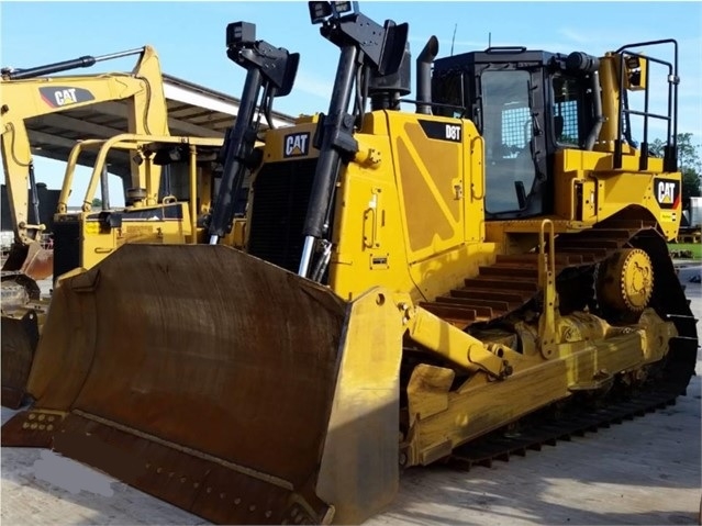 Dozers/tracks Caterpillar D8T