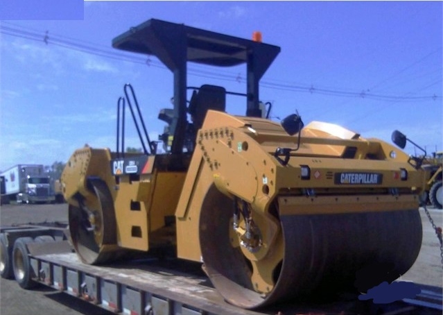 Compactadora Vibratoria Caterpillar CB54 seminueva en venta Ref.: 1510679733654920 No. 4