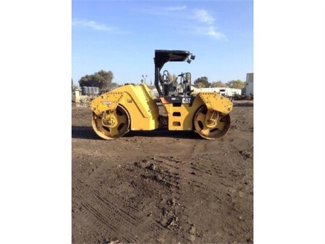 Compactadora Vibratoria Caterpillar CB54 de segunda mano en venta Ref.: 1510694133212906 No. 3