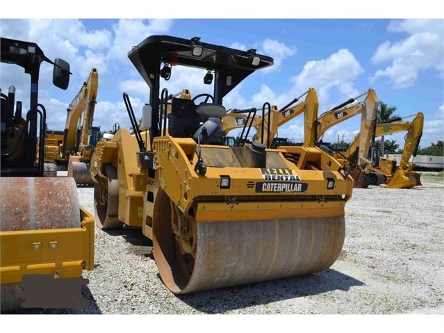 Compactadora Vibratoria Caterpillar CB54 en venta, usada Ref.: 1510698783040775 No. 4