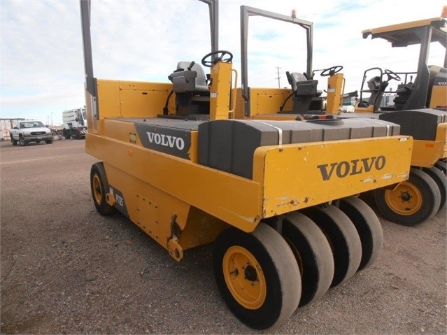 Compactadora Con Llantas Volvo PT125R de segunda mano a la venta Ref.: 1512760565897997 No. 2