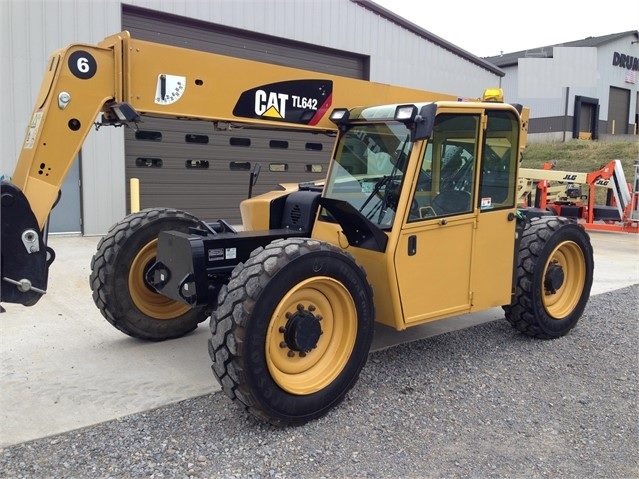 Telehandler Caterpillar TL642