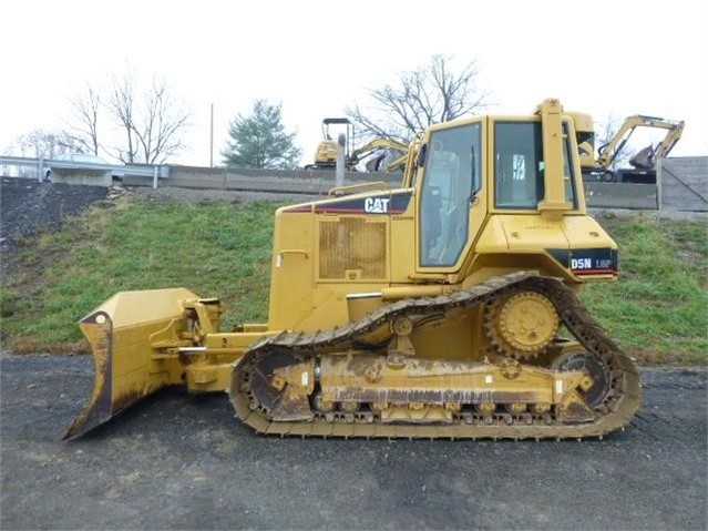 Tractores Sobre Orugas Caterpillar D5N de medio uso en venta Ref.: 1518036599271305 No. 4