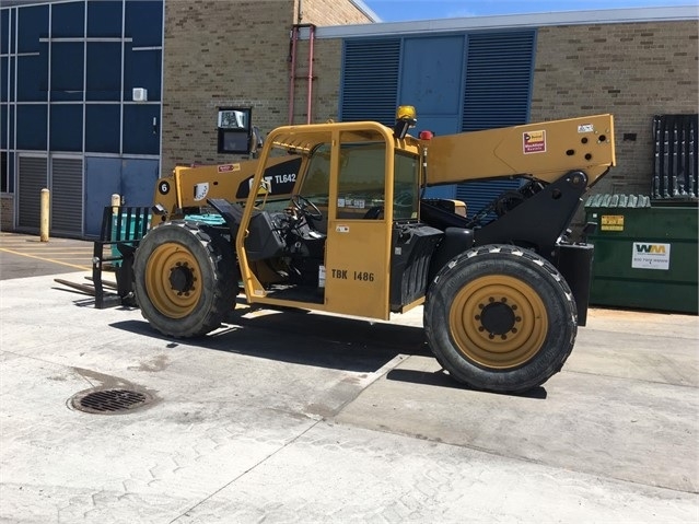 Telehandler Caterpillar TL642