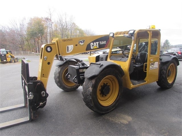 Telehandler Caterpillar TL642