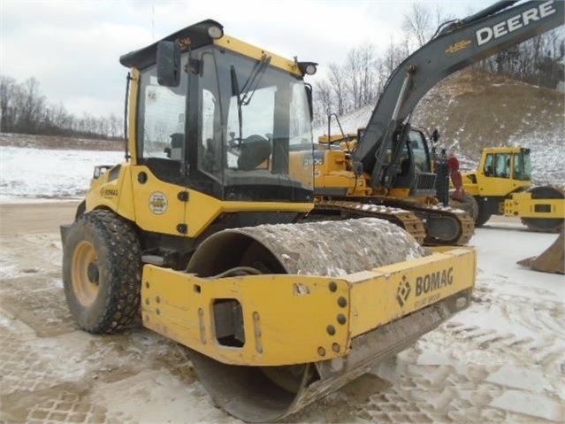 Compactadora Vibratoria Bomag BW177D