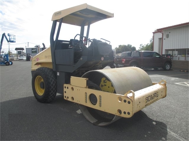 Compactadora Vibratoria Bomag BW177D de segunda mano en venta Ref.: 1519076445442052 No. 2