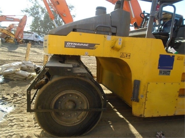 Compactadora Con Llantas Dynapac CP2700 seminueva Ref.: 1519321864342903 No. 3