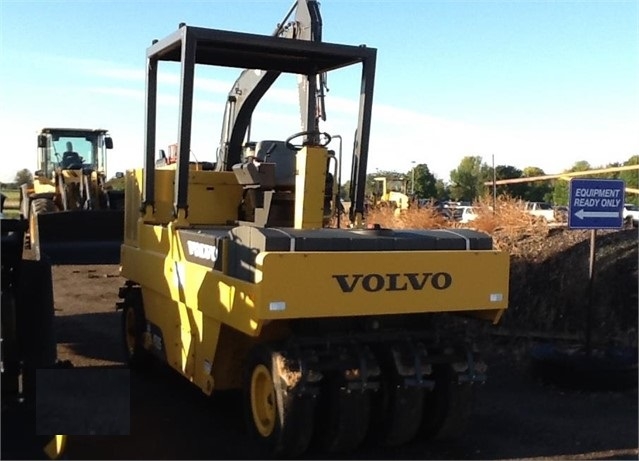 Compactadora Con Llantas Volvo PT125R seminueva en venta Ref.: 1519338211798393 No. 2