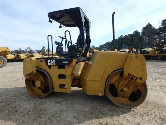 Compactadora Vibratoria Caterpillar CB-434D en optimas condicione Ref.: 1519700545953306 No. 4