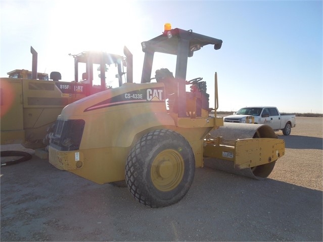 Compactadora Vibratoria Caterpillar CS-433E en venta, usada Ref.: 1521493018462140 No. 2