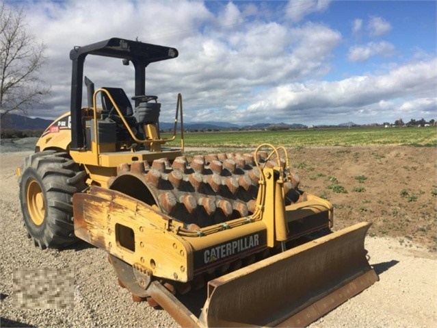 Compactadora Vibratoria Caterpillar CP-563E