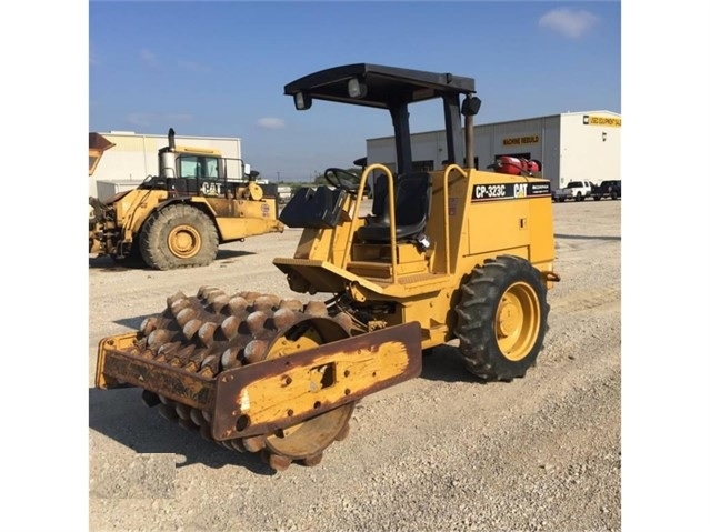 Compactadoras Suelos Y Rellenos Caterpillar CP-323C