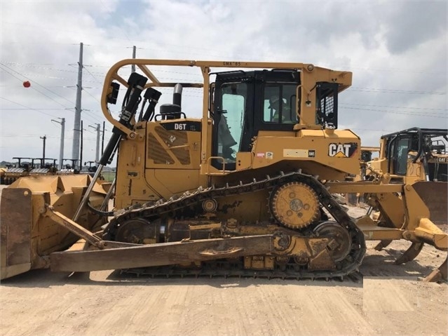 Dozers/tracks Caterpillar D6T