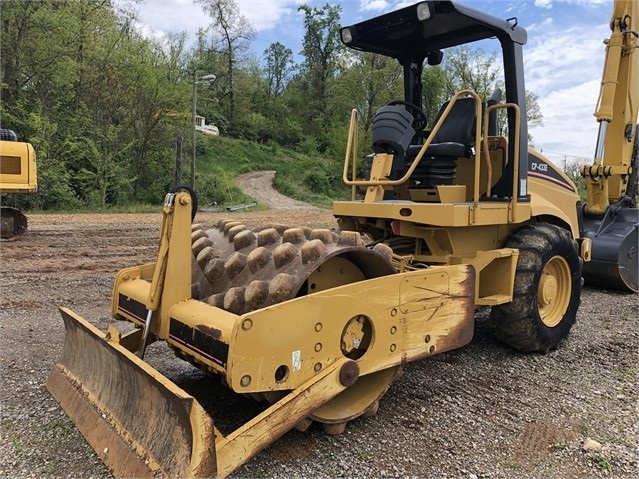 Compactadora Vibratoria Caterpillar CP-433E de segunda mano Ref.: 1527612219784334 No. 4