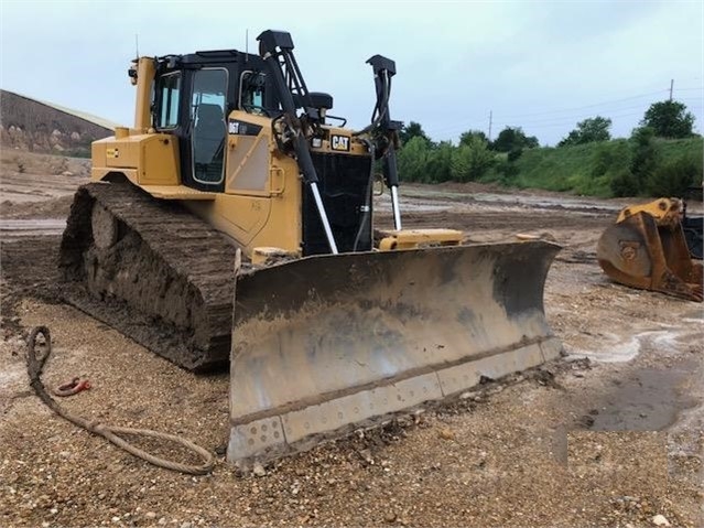 Dozers/tracks Caterpillar D6T