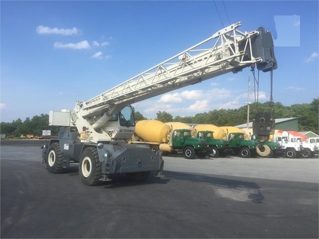 Gruas Terex RT230 de medio uso en venta Ref.: 1529615046289530 No. 2