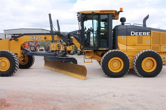 Motoconformadoras Deere 672G