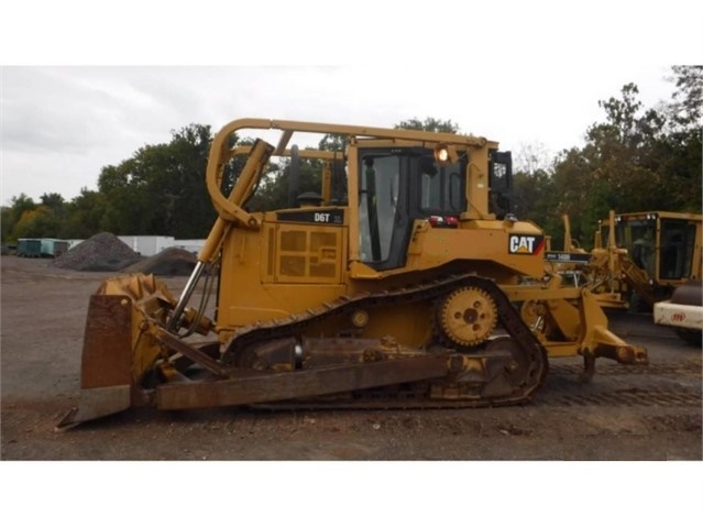 Dozers/tracks Caterpillar D6T