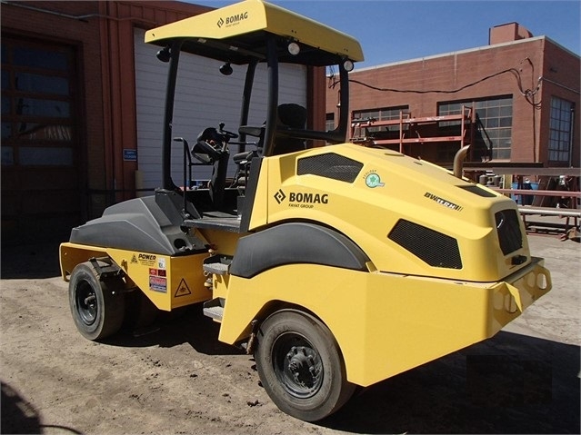 Compactadora Con Llantas Bomag BW11 de segunda mano a la venta Ref.: 1531150352915551 No. 2