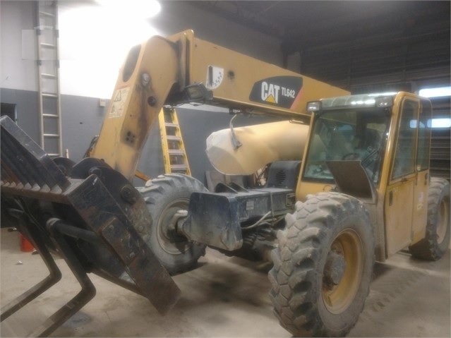 Telehandler Caterpillar TL642