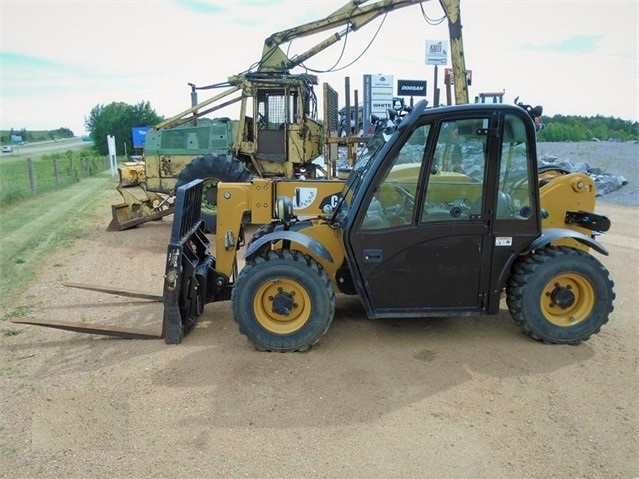 Manipulador Telescopico Caterpillar TH255C de medio uso en venta Ref.: 1531760308790095 No. 3