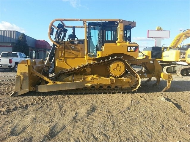 Dozers/tracks Caterpillar D6T