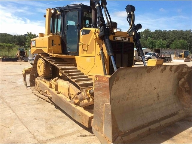 Dozers/tracks Caterpillar D6T